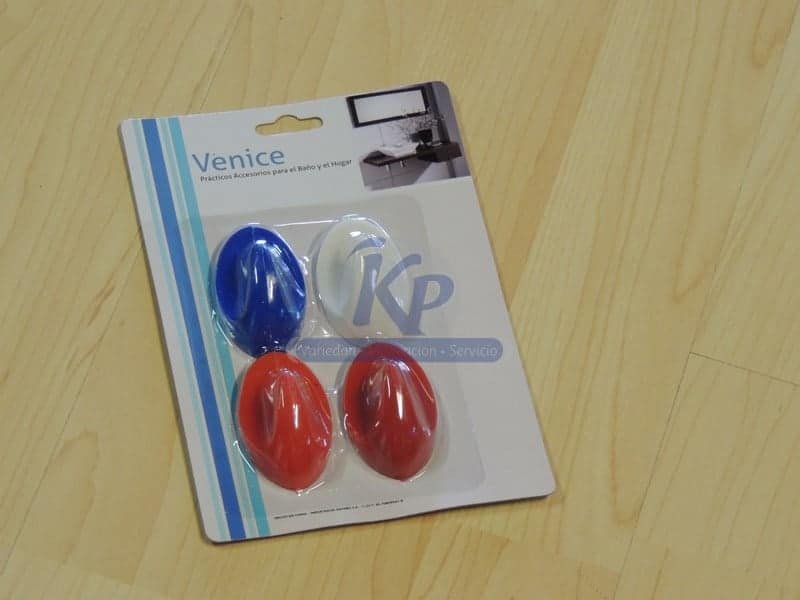 PERCHITA PLASTICA COLORES OVALADA X 4 UN 5.5 X 4 CM AUTOADHESIVA - (RYB-41299)